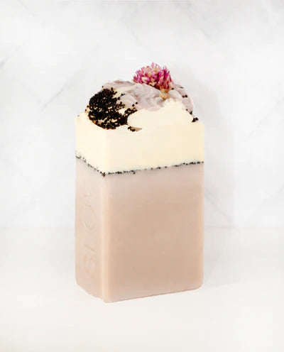 Slow. - Handseife - N°14 - Pink Winter Soap mit Zitrone, Salbei, Elemi und Geranie