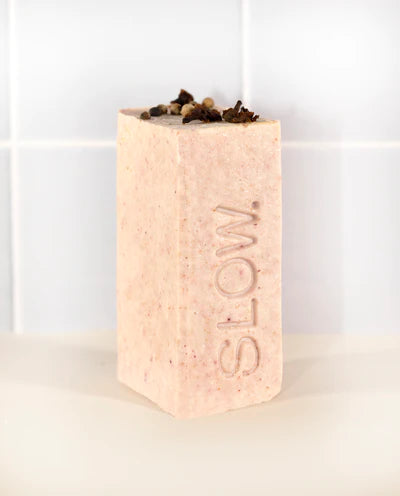 Slow. - Handseife - N°04 - Pink Himalayan Soap mit Patchouli, Lavendel und Geranie