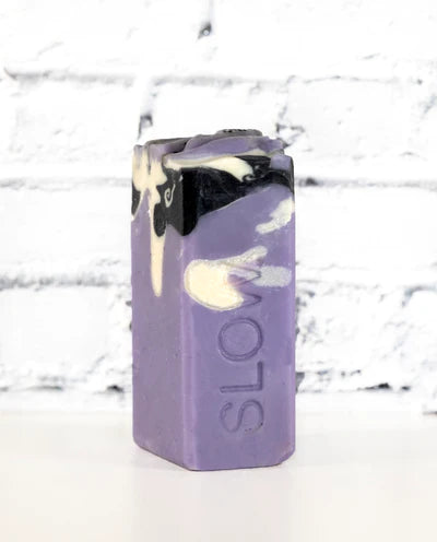 Slow. - Handseife - N°09 - Lilac Soap mit Lavendel und Zedernholz